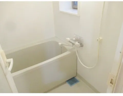 Across Meguro - Interior - ["Plumbing fixture", "Floor", "Plumbing"]