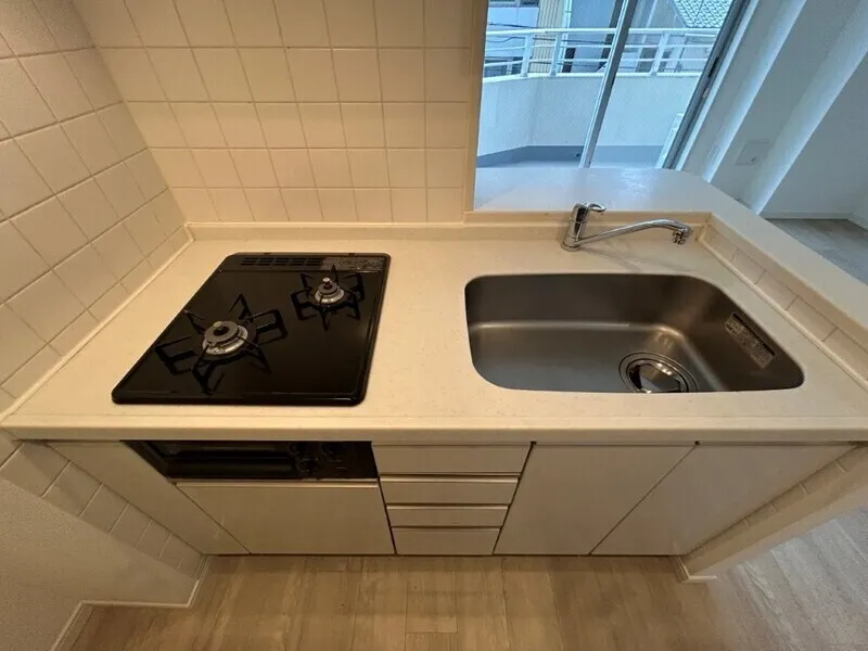 Central Crib Roppongi II - Interior - ["Kitchen", "Flooring", "Major appliance"]