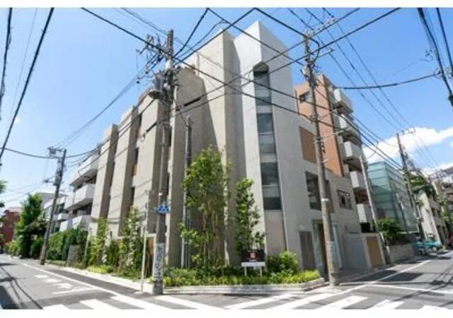 Comodo Ebisu - Exterior - ["Plant", "Building", "Street light"]