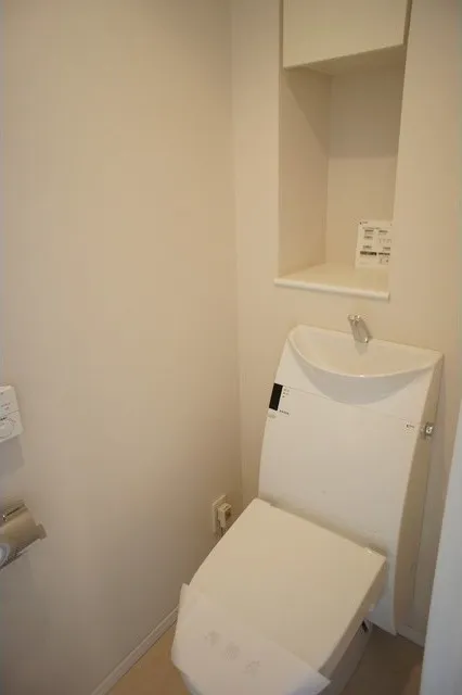 Rugente Takanawadai - Interior - ["Property", "Bathroom", "Room"]