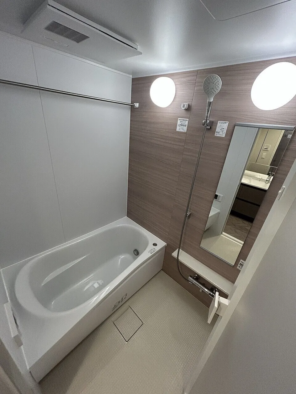 Blanchiesta Kiba - Interior - ["Plumbing fixture", "Flooring", "Floor"]