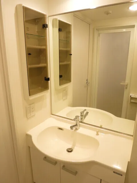 Live Court Otorii - Interior - ["Bathroom Sink", "Plumbing fixture", "Interior design"]