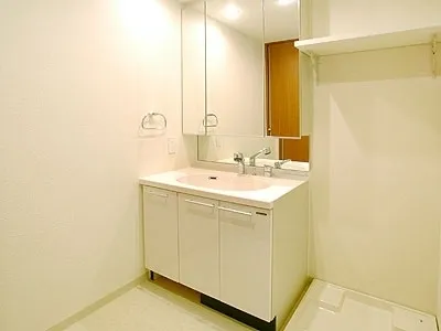 Premier Knotty Yutenji - Interior - ["Property", "Room", "Bathroom"]