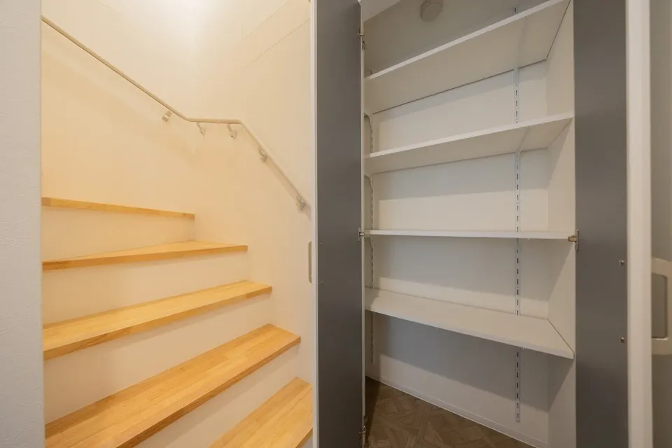 Hmlet Sangenjaya II - Interior - ["Flooring", "Wall", "Wood"]