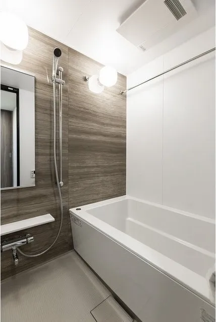 La Sante Ueno - Interior - ["Building", "Plumbing fixture", "Bathroom"]