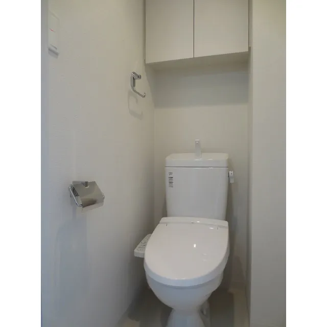 Lacras Hatagaya - Interior - ["Toilet seat", "Toilet", "Bathroom"]