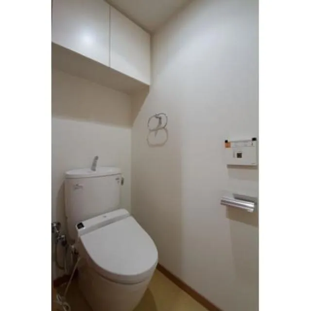Azalea Terrace - Interior - ["Property", "Bathroom", "Room"]