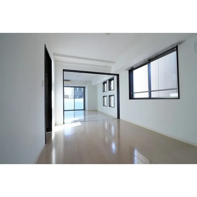 Casa Brillia - Interior - ["Building", "Window", "Fixture"]