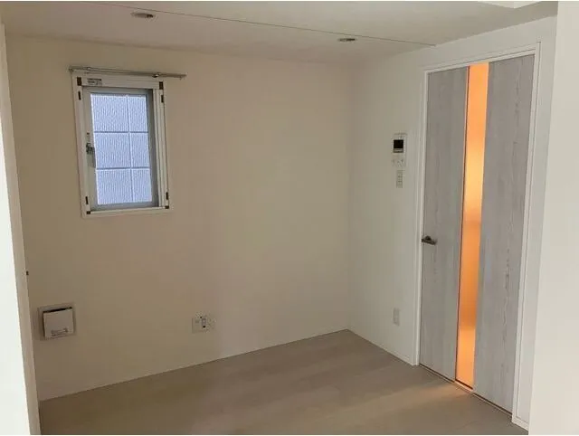 Hiroshin Building - Interior - ["Wood", "Flooring", "Floor"]