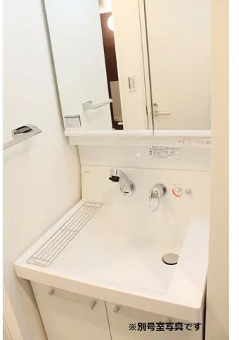 ZOOM Shiinamachi Station - Interior - ["Bathroom Sink", "Plumbing fixture", "Sink"]