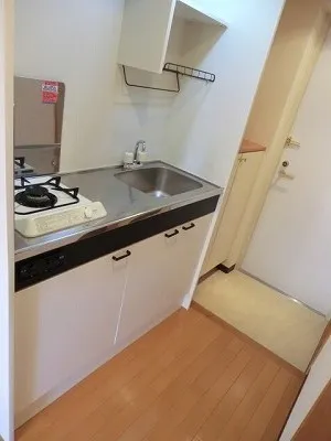 Belaire Meguro - Interior - ["Tap", "Cabinetry", "Kitchen sink"]