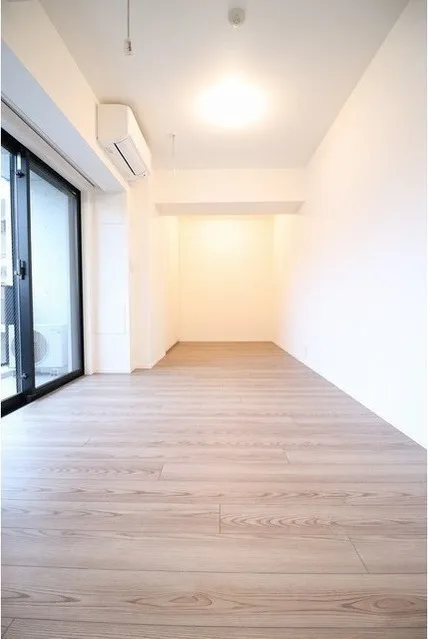 CONTRAL NAKAMEGURO - Interior - ["Building", "Fixture", "Window"]