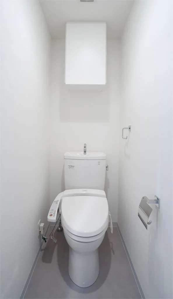 Residia Yotsuya Sanchome - Interior - ["Toilet seat", "Toilet", "Bathroom"]
