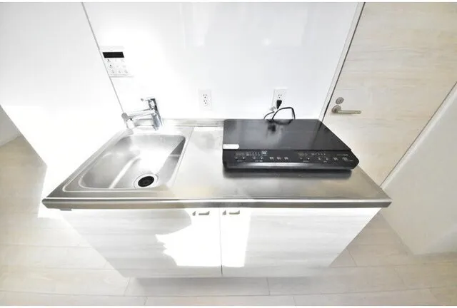 MAISON DE S - Interior - ["Kitchen Sink", "Plumbing fixture", "Tap"]