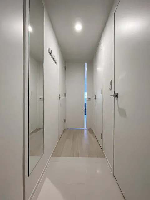 Comforia Higashi-Shinjuku - Interior - ["Building", "Door", "Fixture"]
