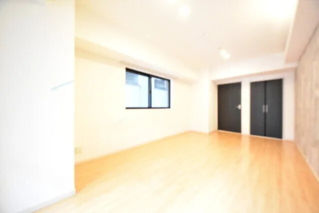 Village Minami Aoyama - Interior - ["Window", "Rectangle", "Hall"]