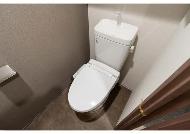 Livio Maison Asakusa Kaminarimon - Interior - ["Toilet seat", "Toilet", "Plumbing fixture"]