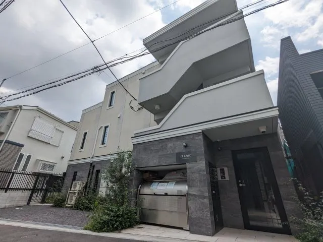 El Faro Komazawa Daigaku - Exterior - ["Cloud", "Sky", "Plant"]