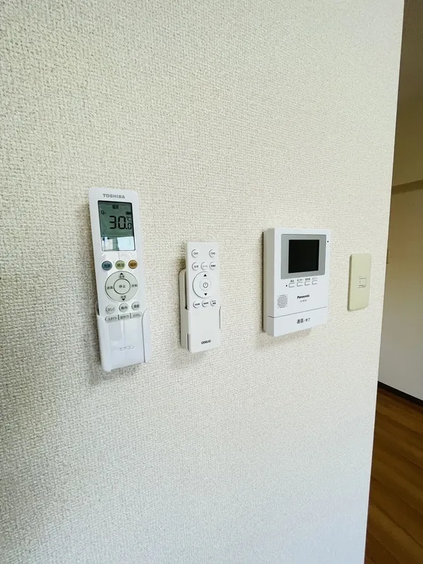 Token Higashi Gotanda Apartment - Interior - ["Electronic device", "Technology", "Machine"]