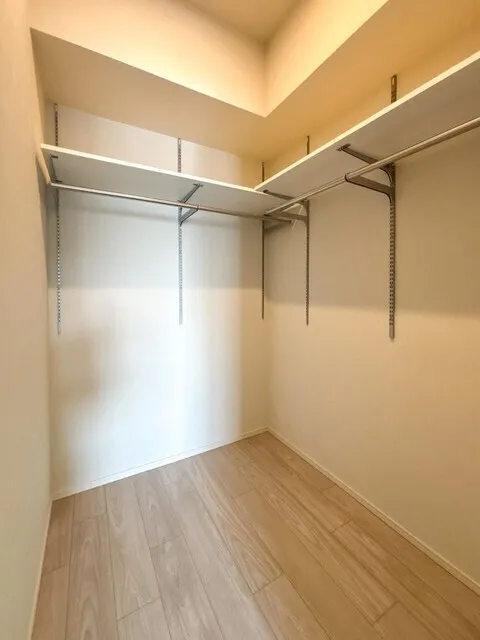 Royal Parks Ariake - Interior - ["Flooring", "Wood", "Floor"]