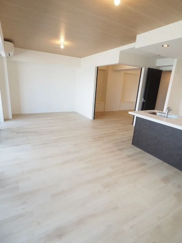 Residia Tower Kamiikebukuro (Tower Building) - Interior - ["Flooring", "Floor", "Wood"]