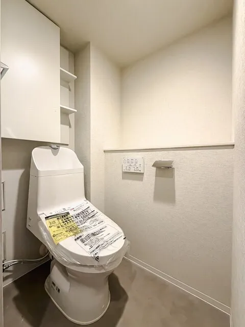 Brookside Residence Kiba - Interior - ["Flooring", "Floor", "Plumbing fixture"]