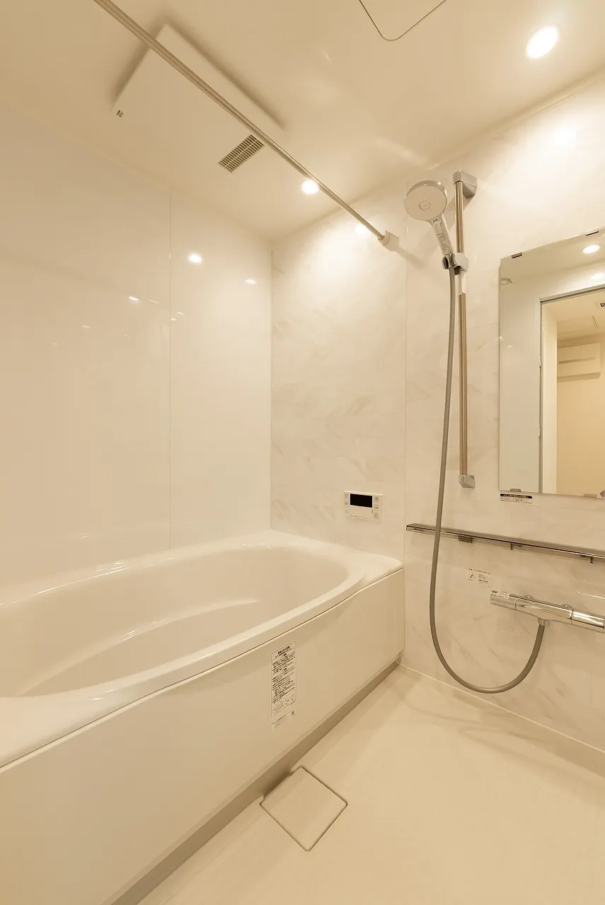 Platine Tamachi - Interior - ["Flooring", "Interior design", "Floor"]