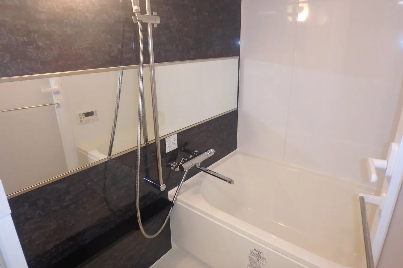 Gran Casa Nihonbashi Hamacho - Interior - ["Plumbing fixture", "Bathroom", "Bathtub"]
