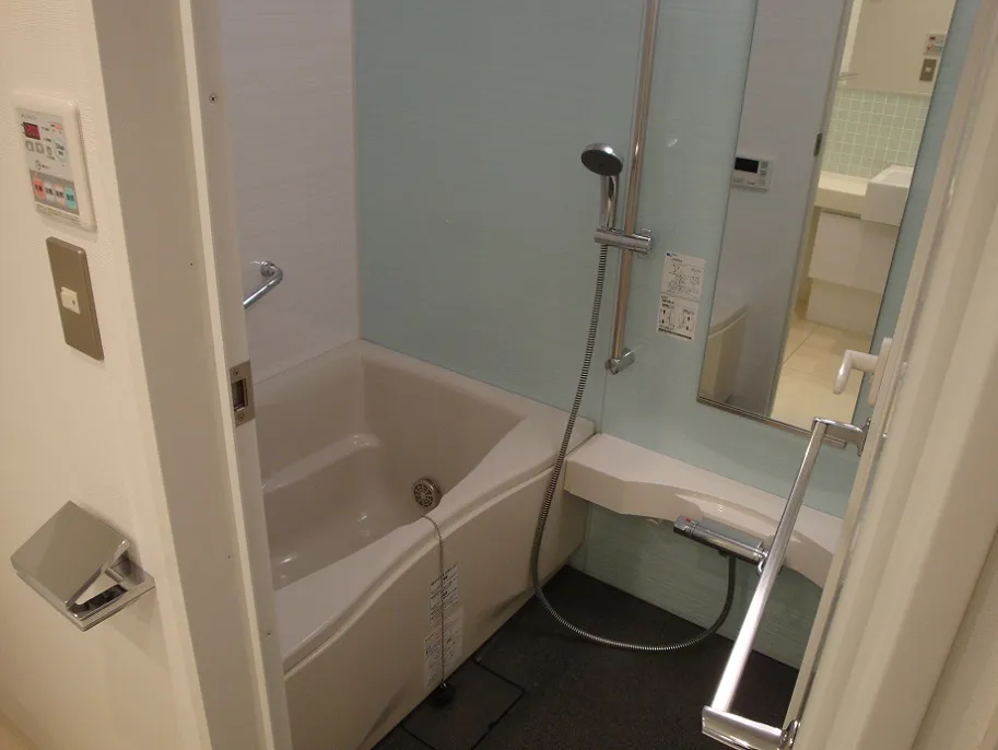 RESIDIA Kinshicho II - Interior - ["Bathtub", "Plumbing fixture", "Fixture"]