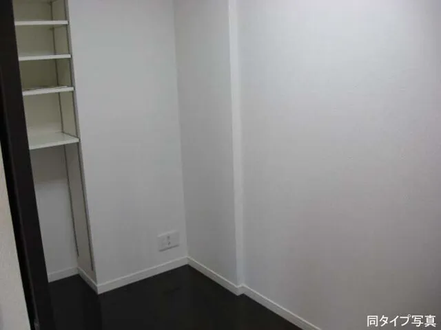 Comforia Gakugei Daigaku - Interior - ["Fixture", "Wood", "Flooring"]