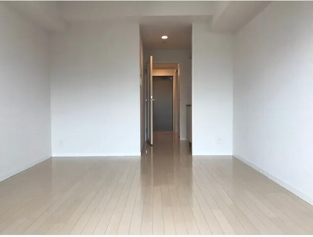 Comforia Omoricho - Interior - ["Floor", "Flooring", "Ceiling"]