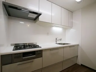 Roppongi View Tower - Interior - ["Cabinetry", "Building", "Countertop"]