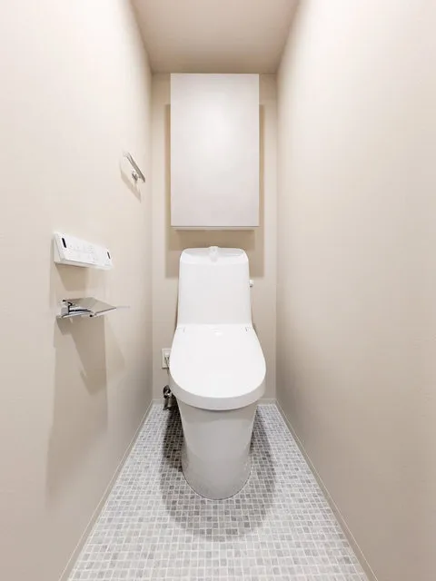 Baus Flats Kuramae - Interior - ["Toilet seat", "Toilet", "Flooring"]