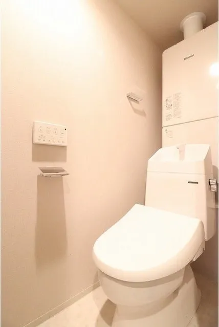 Well Square Komagome - Interior - ["Toilet", "Toilet seat", "Bathroom"]