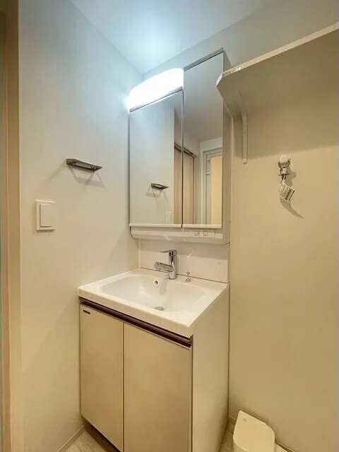 Comforia Liv Minamisunamachi East - Interior - ["Flooring", "Plumbing fixture", "Floor"]
