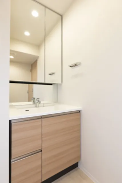 Histoire Asagaya - Interior - ["Mirror", "Cabinetry", "Bathroom cabinet"]