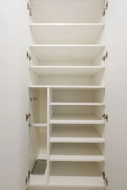 Gran Casa Minowa IV - Interior - ["Furniture", "Shelf", "Cabinetry"]