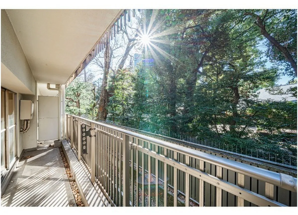 Green Oasis Akasaka - Other - ["Balcony", "Daylighting", "Handrail"]