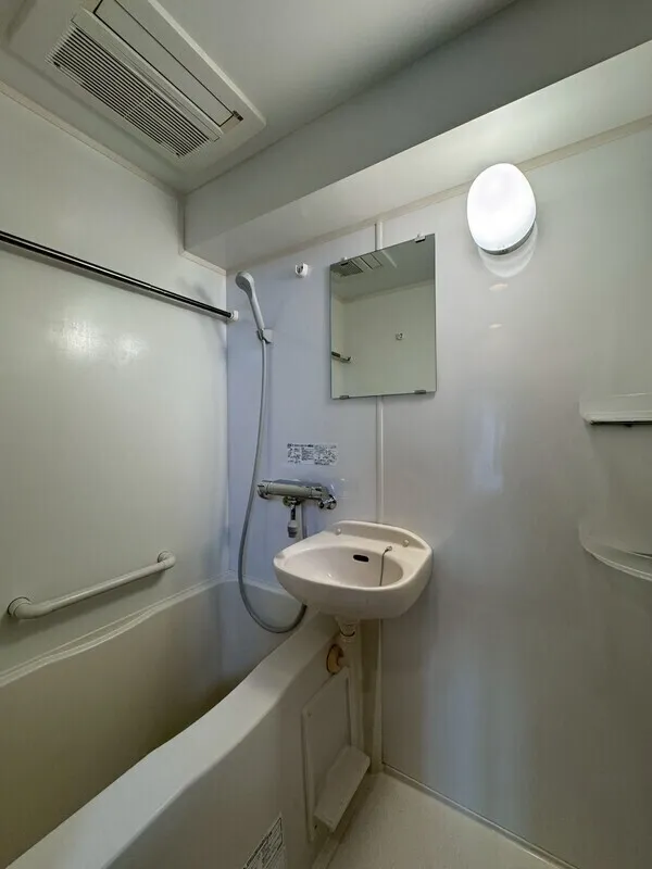 La Santé Hiroo - Interior - ["Flooring", "Plumbing fixture", "Floor"]