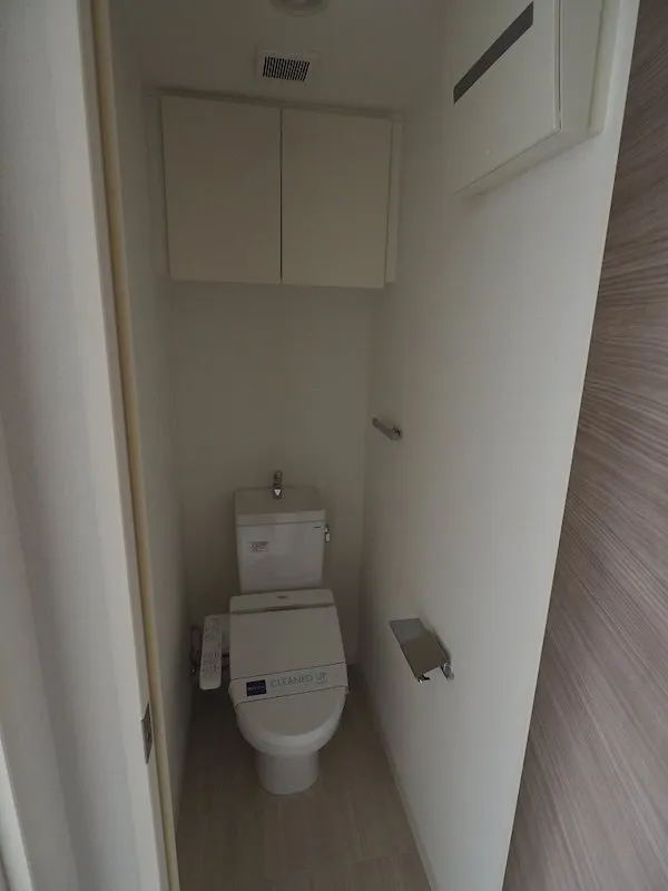 Residia Sangenjaya III - Interior - ["Floor", "Flooring", "Plumbing fixture"]