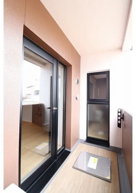 La Douceur Sugamo East - Interior - ["Wood", "Flooring", "Floor"]