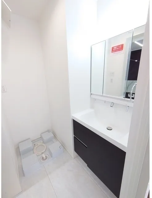 Kolet Hatagaya#03 - Interior - ["Mirror", "Tap", "Sink"]