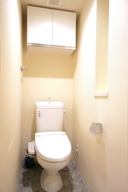CREATIF Ikebukuro - Interior - ["Toilet seat", "Toilet", "Bathroom"]