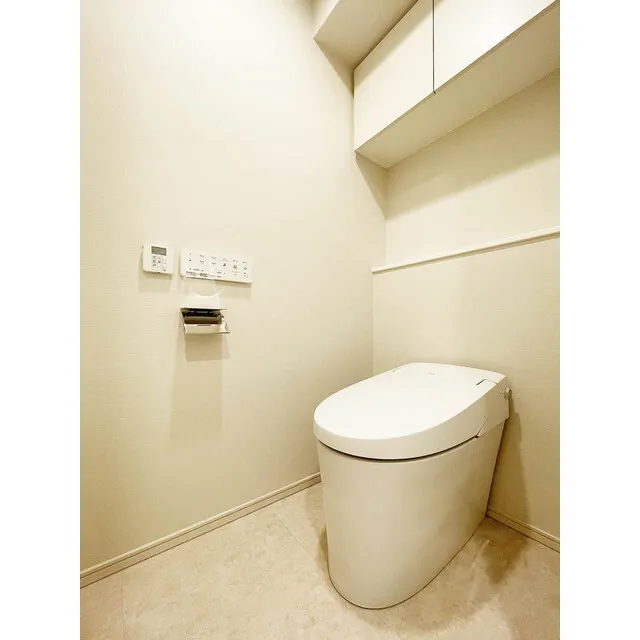 Orchid Residence Shibuya Tomigaya - Interior - ["Bathroom", "Toilet", "Toilet seat"]