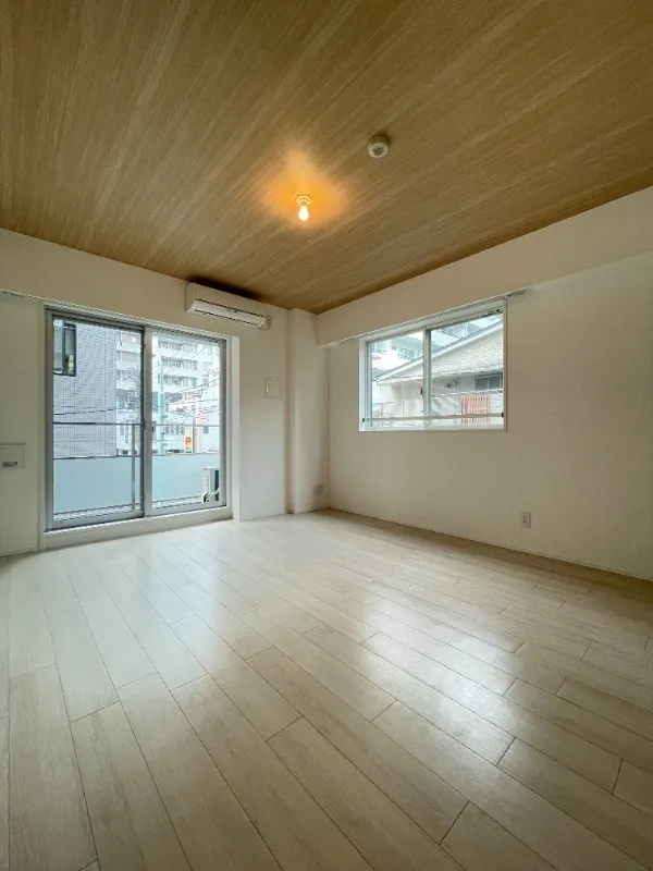 Residia Shinkawa  - Interior - ["Flooring", "Floor", "Ceiling"]