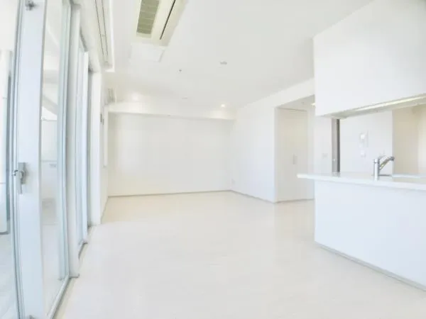 Brillia Mare Ariake Tower & Garden - Interior - ["Floor", "Flooring", "Ceiling"]