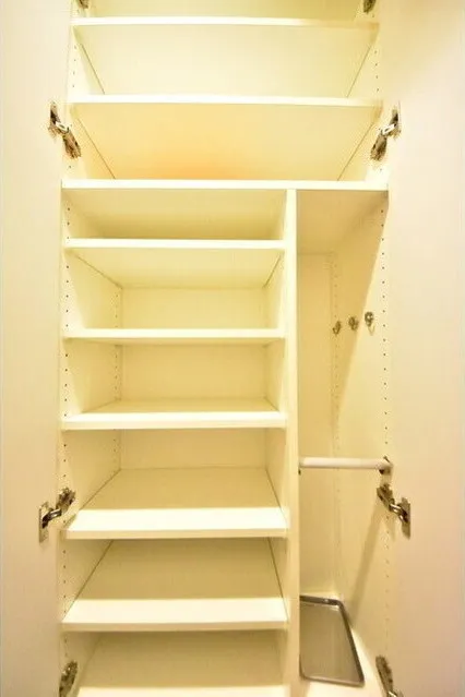 Aperto Nishi Shinjuku - Interior - ["Shelf", "Shelving", "Cabinetry"]
