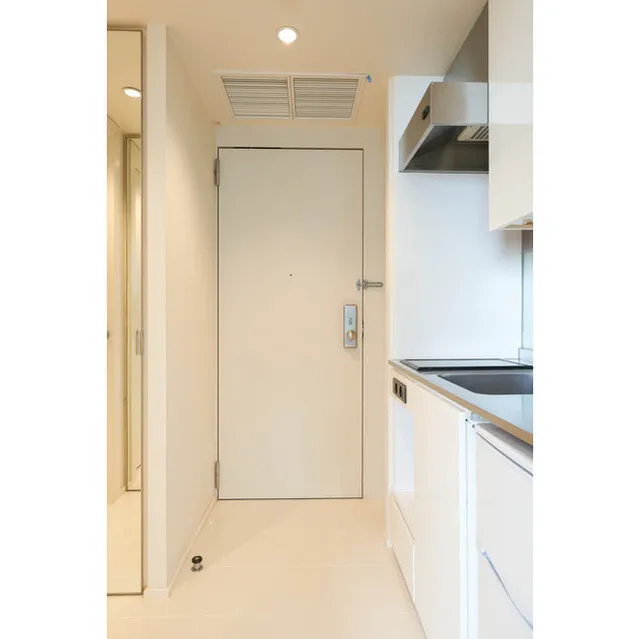 Frontier Residence The Tower Shinagawa - Interior - ["Cabinetry", "Door", "Fixture"]