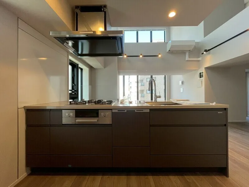 Lumiec Kinshicho - Interior - ["Kitchen", "Countertop", "Kitchen Appliance"]