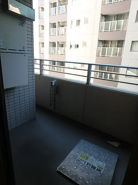 Nihonbashi First Residence - Interior - ["Building", "Window", "Fixture"]